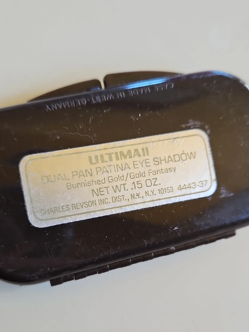 Ultima II Dual Pan Patina Eye Shadow - Burnished Gold and Gold Fantasy Disc.